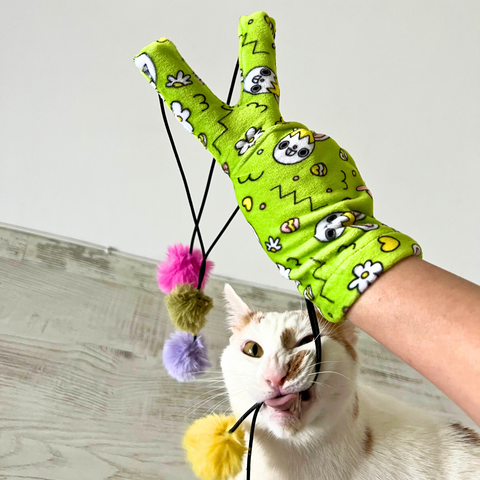 MyMeow Magic Glove Cat Toy